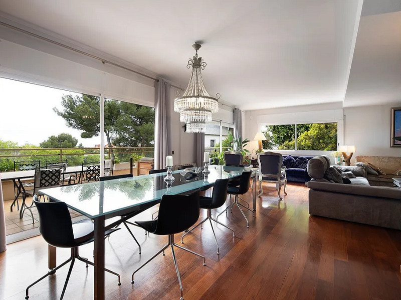 Modern House with Garden and Pool in Castelldefels. Photo:  17