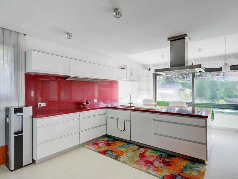 Exclusive Villa with Elegant Design in Gavà Mar, Barcelona. Photo:  7