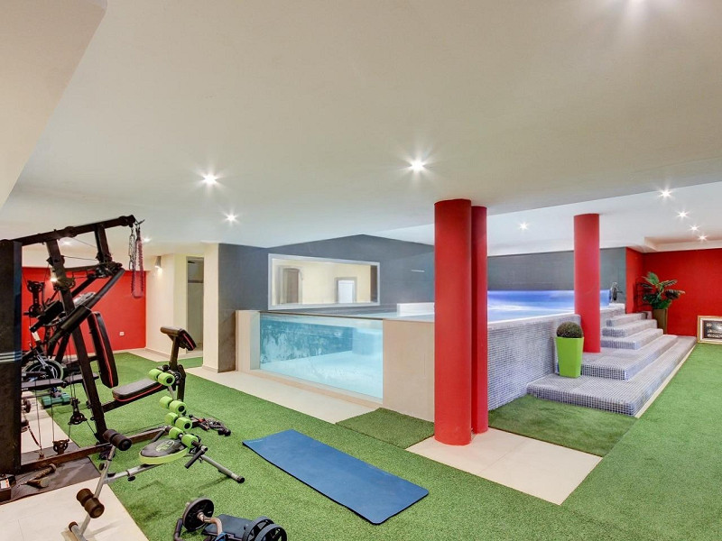 Exclusive Villa with Elegant Design in Gavà Mar, Barcelona. Photo:  28