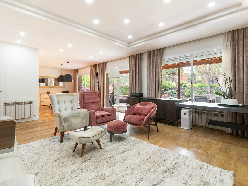 Magnificent High-End Villa in Gavà Mar. Photo:  4
