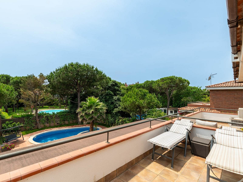 Magnificent High-End Villa in Gavà Mar. Photo:  16