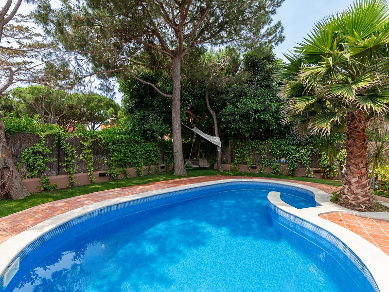 Magnificent High-End Villa in Gavà Mar. Photo:  29