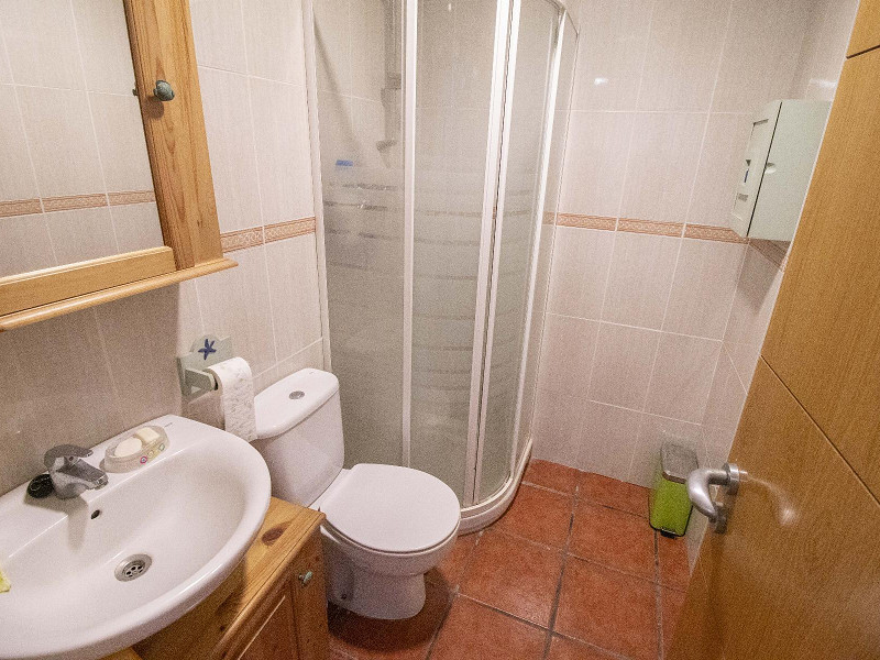 Двухэтажный дом с садом и бассейном в Кома-Руга. Фото:  15