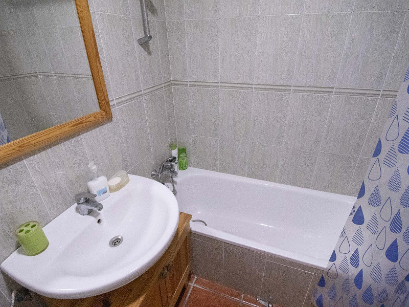 Двухэтажный дом с садом и бассейном в Кома-Руга. Фото:  26