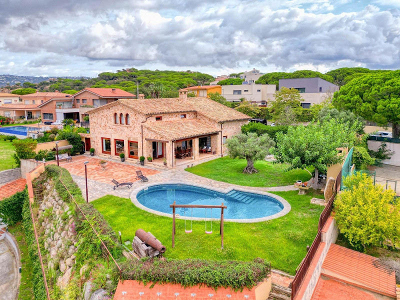 Luxury Villa with Panoramic Sea Views in Les Bateries, S’Agaró. Photo:  33