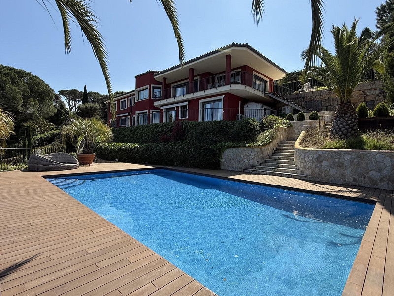Elegant Villa with Sea Views in Golf Santa Cristina d'Aro