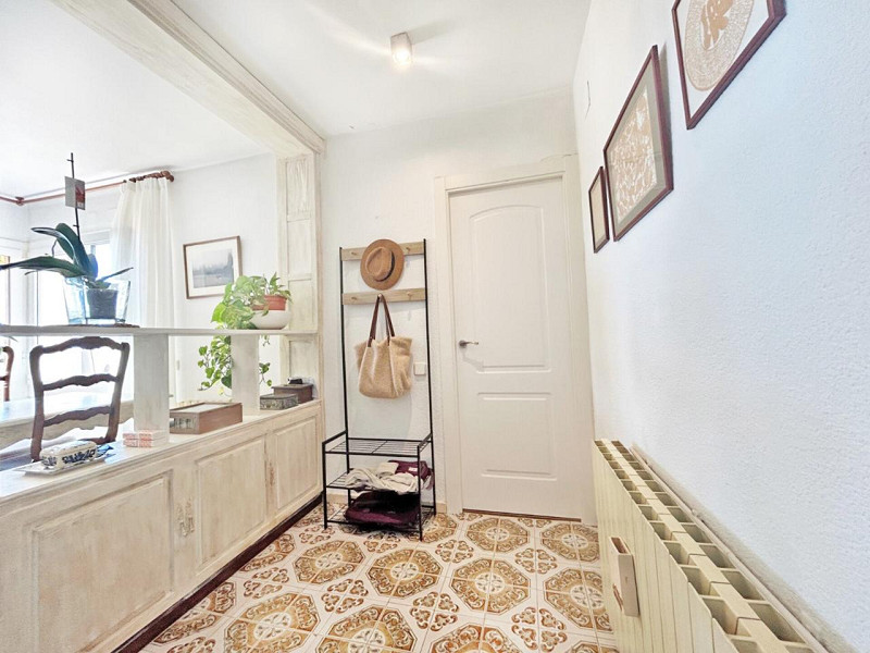 Magnificent House with Garden and Pool in Cala Canyelles. Photo:  13