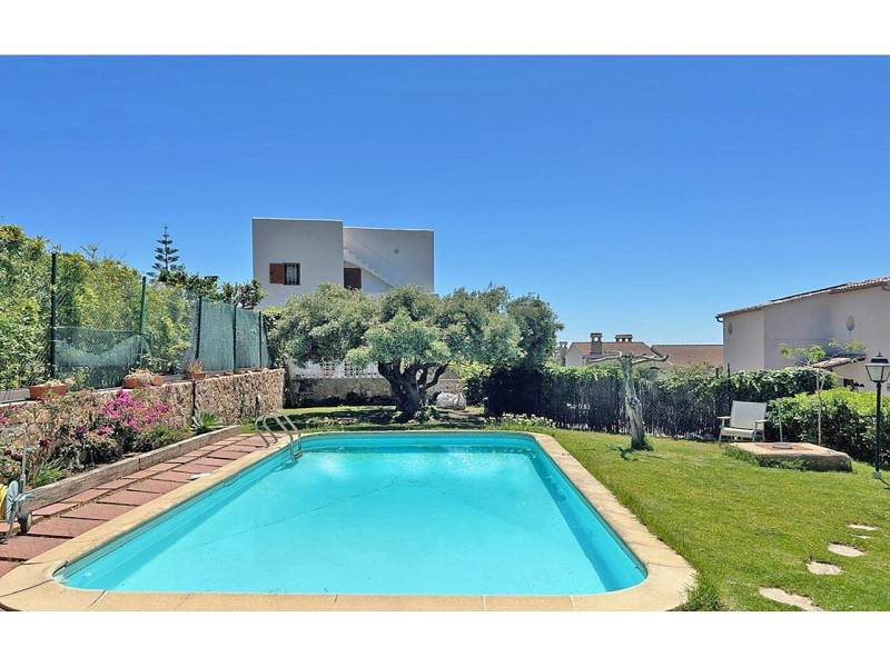 Magnificent House with Garden and Pool in Cala Canyelles. Photo:  19