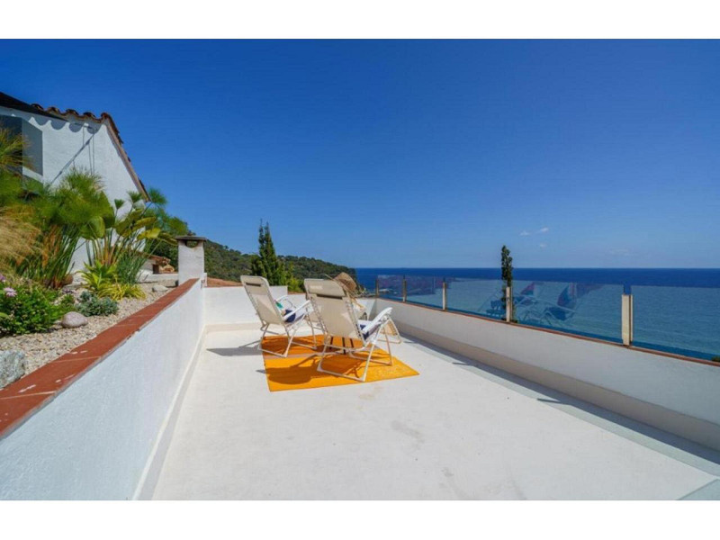 Charming House with Sea Views Just 5 Minutes from Canyelles Beach. Photo:  3
