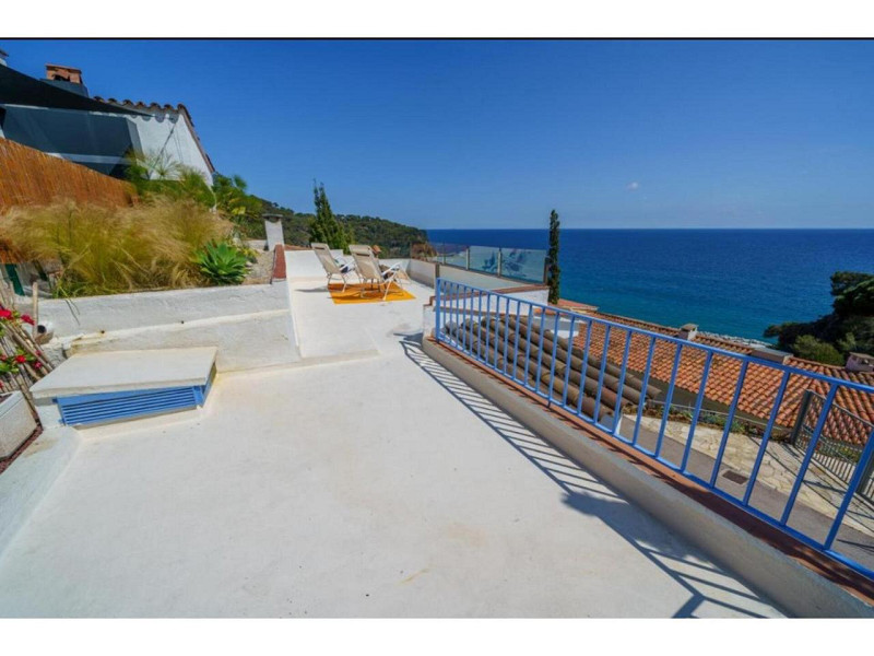 Charming House with Sea Views Just 5 Minutes from Canyelles Beach. Photo:  18