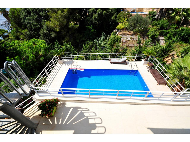 Exclusive Furnished House with Pool and Sea Views in La Tortuga, Lloret de Mar. Photo:  29