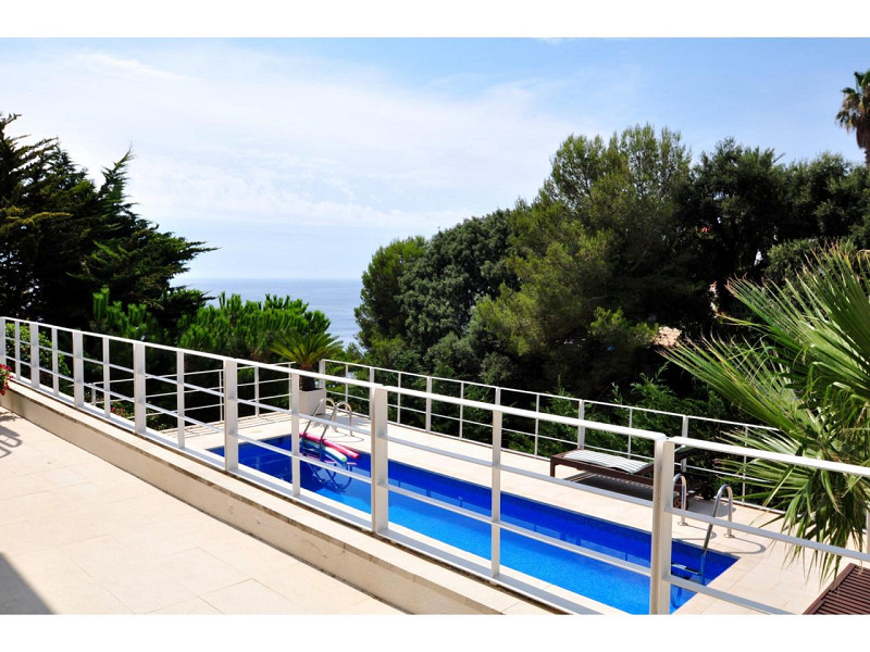 Exclusive Furnished House with Pool and Sea Views in La Tortuga, Lloret de Mar. Photo:  30