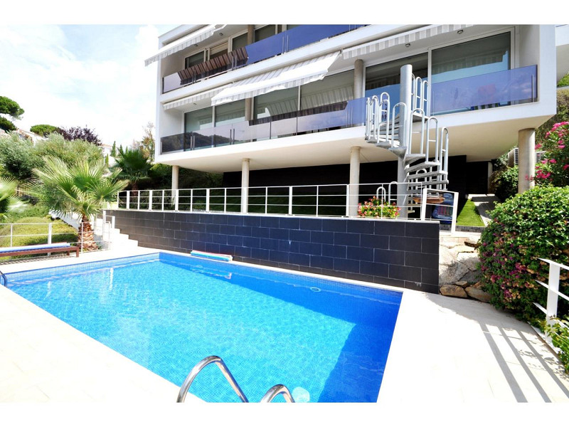 Exclusive Furnished House with Pool and Sea Views in La Tortuga, Lloret de Mar. Photo:  33