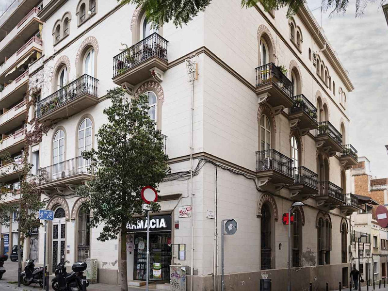 Renovated Residential Building in Prime Barcelona Location