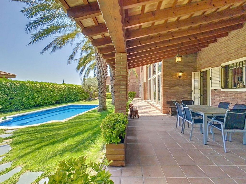 Acogedora casa de estilo mediterráneo en Sant Pol de Mar, Barcelona. Foto:  2
