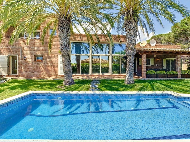 Acogedora casa de estilo mediterráneo en Sant Pol de Mar, Barcelona. Foto:  3