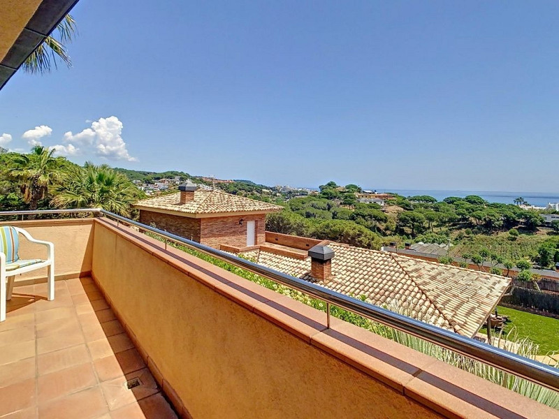 Acogedora casa de estilo mediterráneo en Sant Pol de Mar, Barcelona. Foto:  21