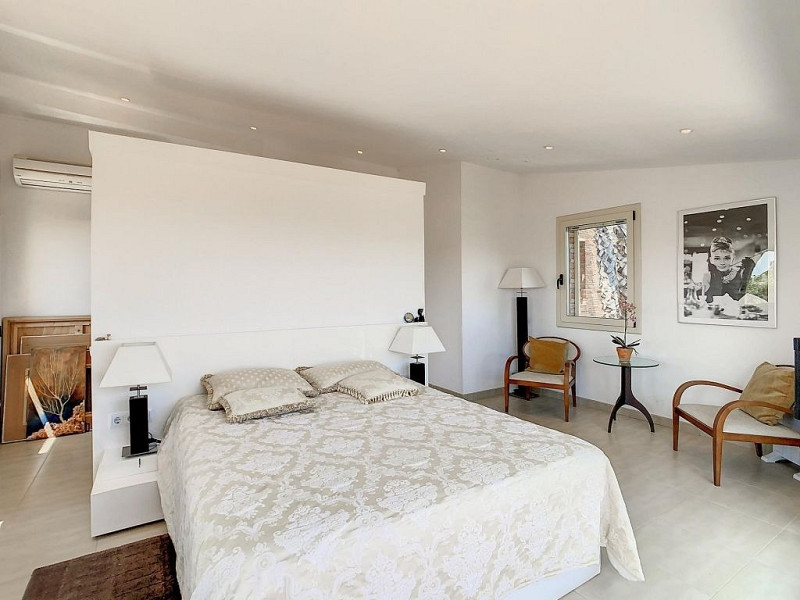 Acogedora casa de estilo mediterráneo en Sant Pol de Mar, Barcelona. Foto:  22