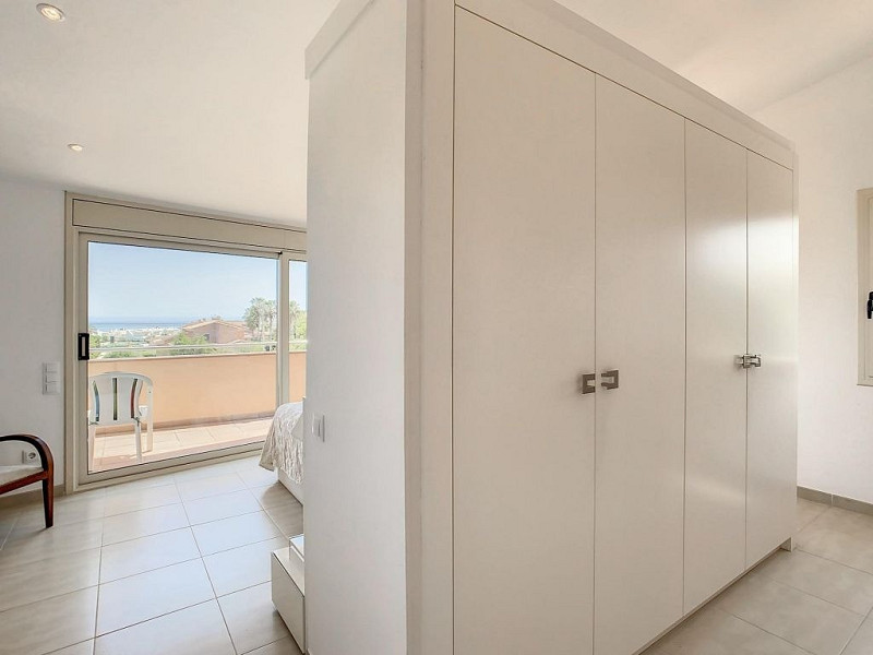 Acogedora casa de estilo mediterráneo en Sant Pol de Mar, Barcelona. Foto:  23