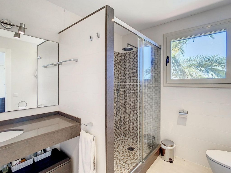 Acogedora casa de estilo mediterráneo en Sant Pol de Mar, Barcelona. Foto:  24