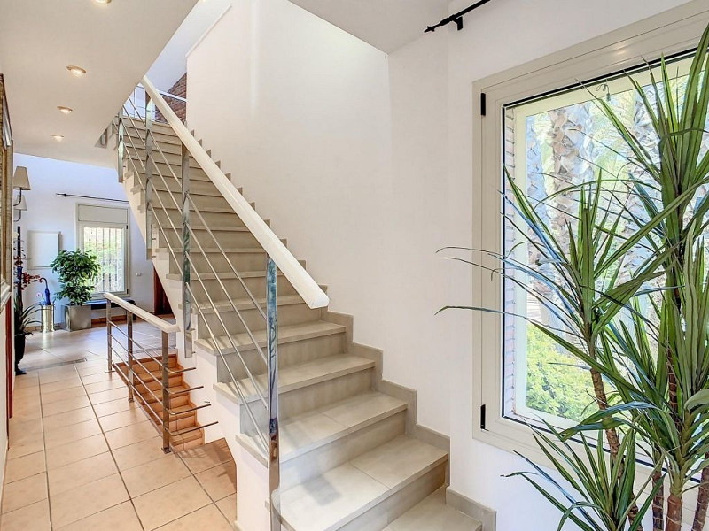 Acogedora casa de estilo mediterráneo en Sant Pol de Mar, Barcelona. Foto:  25