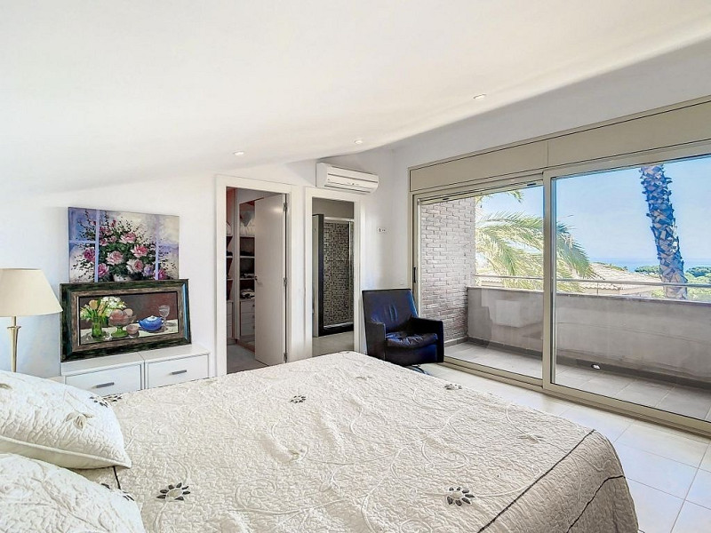 Acogedora casa de estilo mediterráneo en Sant Pol de Mar, Barcelona. Foto:  27