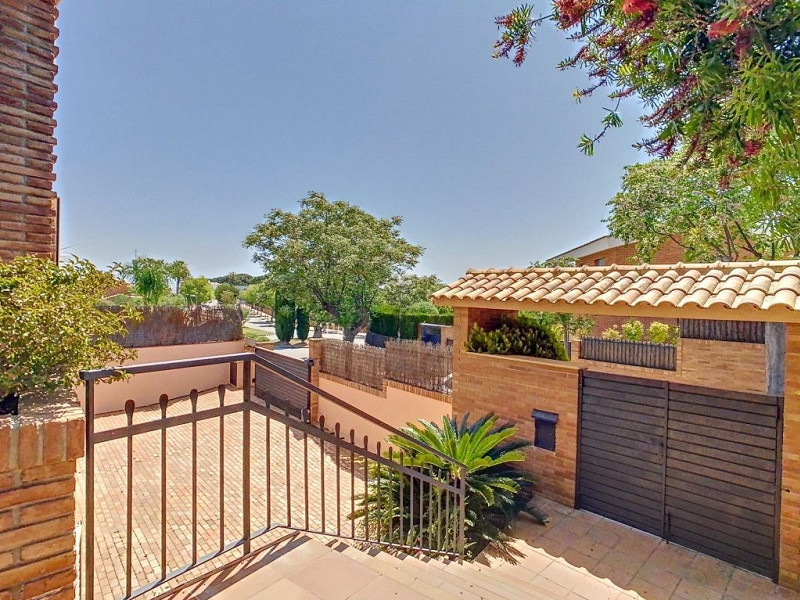 Acogedora casa de estilo mediterráneo en Sant Pol de Mar, Barcelona. Foto:  43