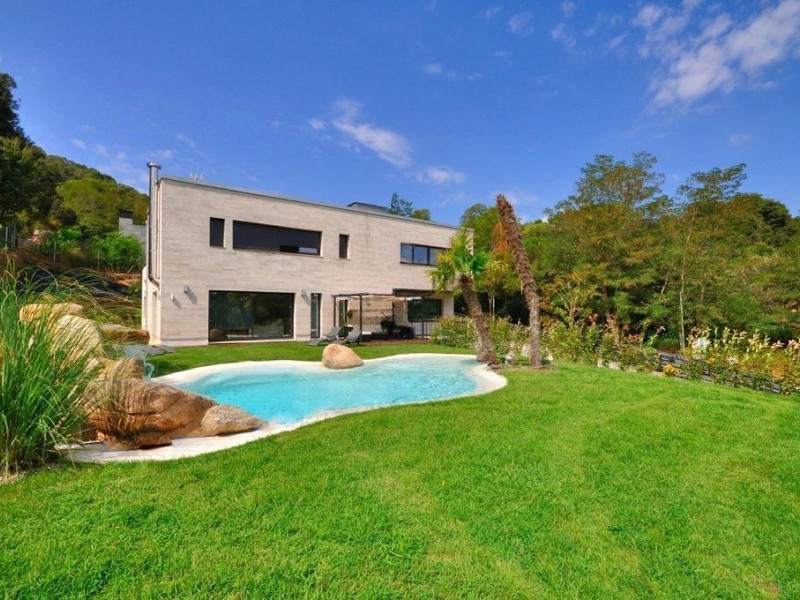 Exclusiva villa de lujo junto al campo de golf en Vallromanes, Barcelona. Foto:  3