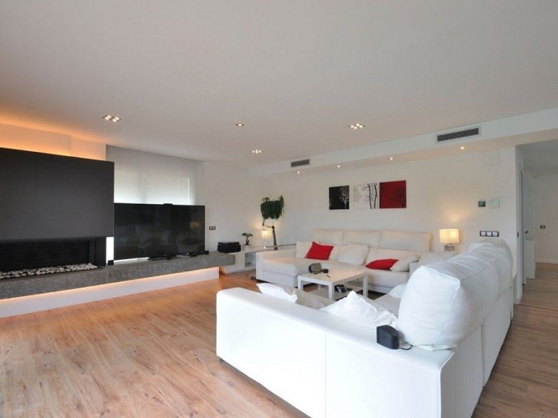 Exclusiva villa de lujo junto al campo de golf en Vallromanes, Barcelona. Foto:  12