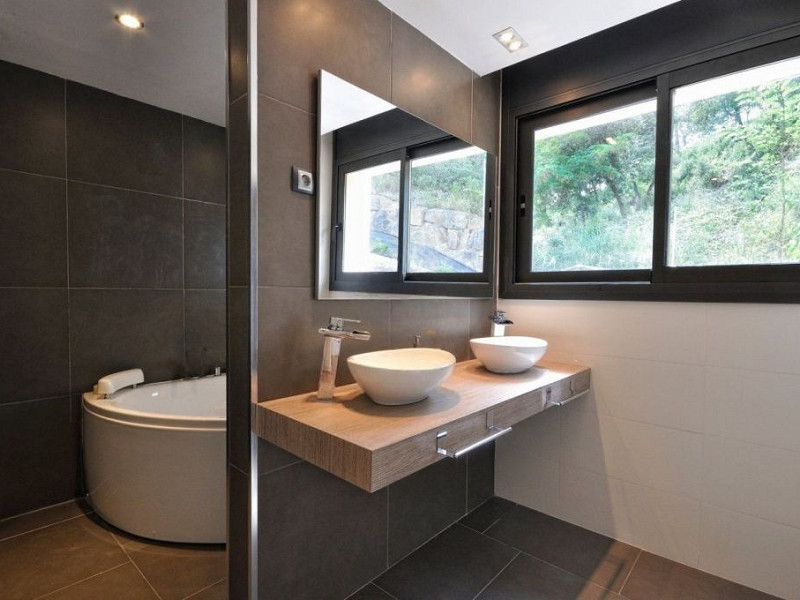 Exclusiva villa de lujo junto al campo de golf en Vallromanes, Barcelona. Foto:  20