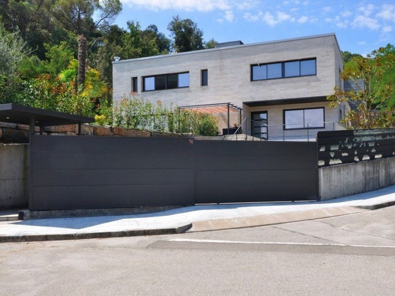 Exclusiva villa de lujo junto al campo de golf en Vallromanes, Barcelona. Foto:  34