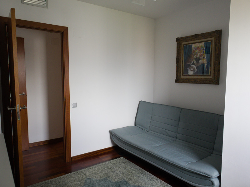 Elegant Top-Floor Apartment in Diagonal Mar, Barcelona. Photo:  22