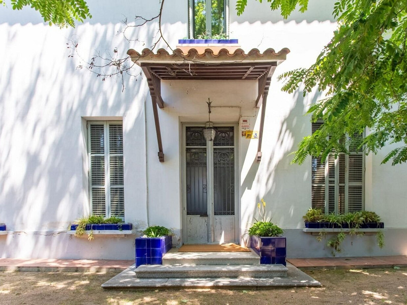Уникальный особняк с частной часовней в Аргентоне. Фото:  18