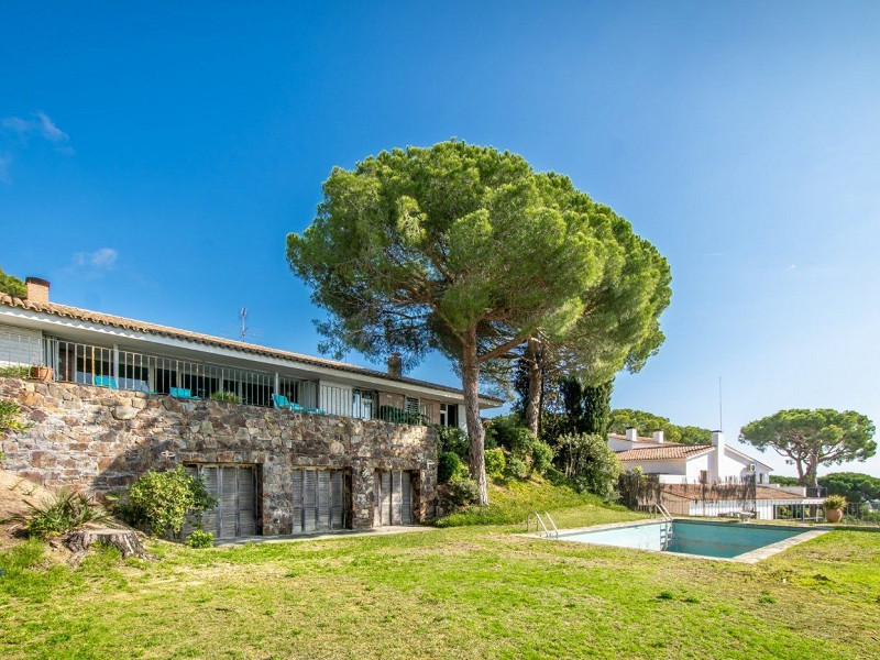 Exclusive Sea-View Villa in Llavaneras