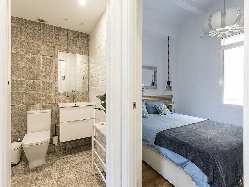 Renovated Apartment Near Barcelona Port. Photo:  16