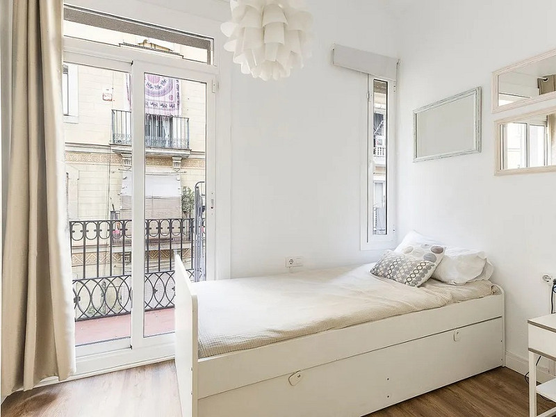 Renovated Apartment Near Barcelona Port. Photo:  22