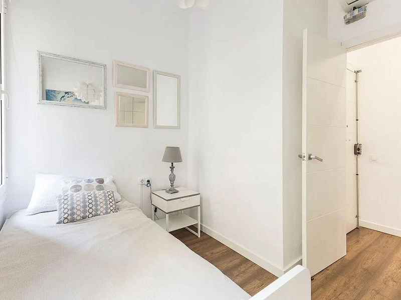 Renovated Apartment Near Barcelona Port. Photo:  23