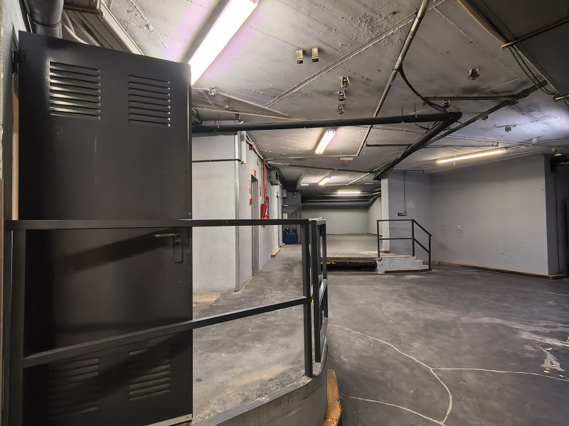 Просторное коммерческое помещение в районе Parc Central, Терасса (провинция Барселона) — продажа и аренда. Фото:  7