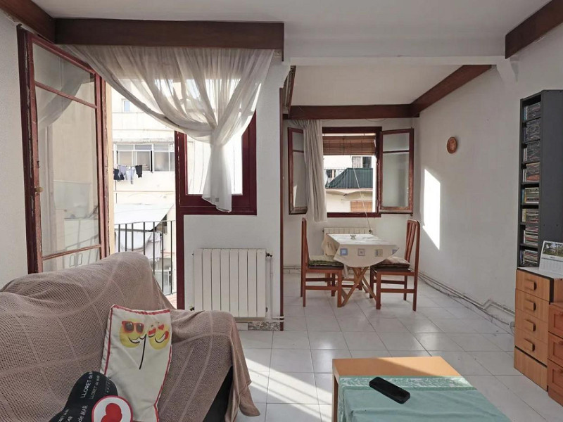 Apartment with Great Renovation Potential in Poble Sec, Barcelona