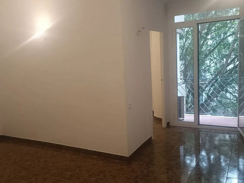 Apartment for Sale in Sant Antoni, Barcelona. Photo:  2