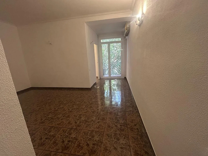 Apartment for Sale in Sant Antoni, Barcelona. Photo:  4