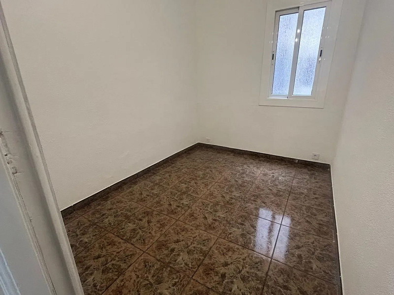 Apartment for Sale in Sant Antoni, Barcelona. Photo:  12