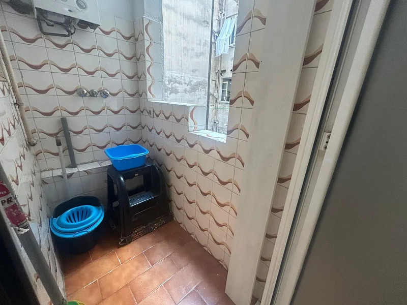 Apartment for Sale in Sant Antoni, Barcelona. Photo:  16