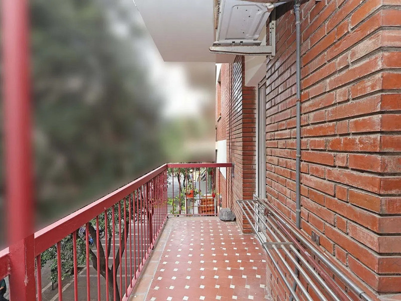 Светлая квартира с характером в сердце района Побле-Сек, Барселона. Фото:  10