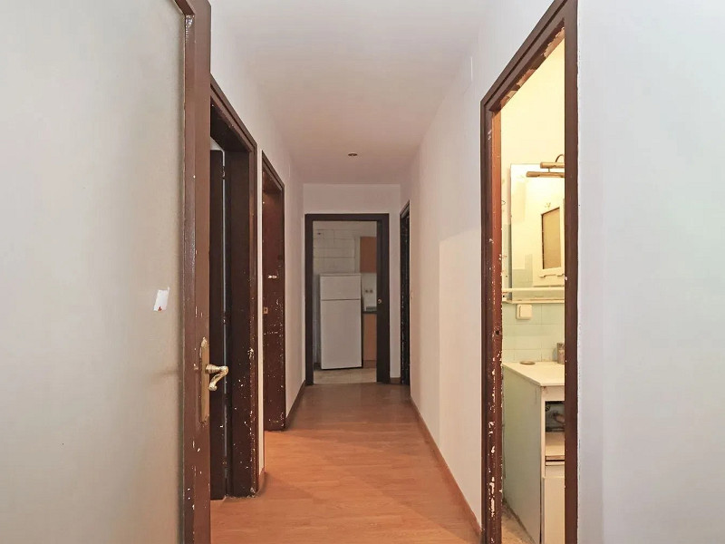 Светлая квартира с характером в сердце района Побле-Сек, Барселона. Фото:  5