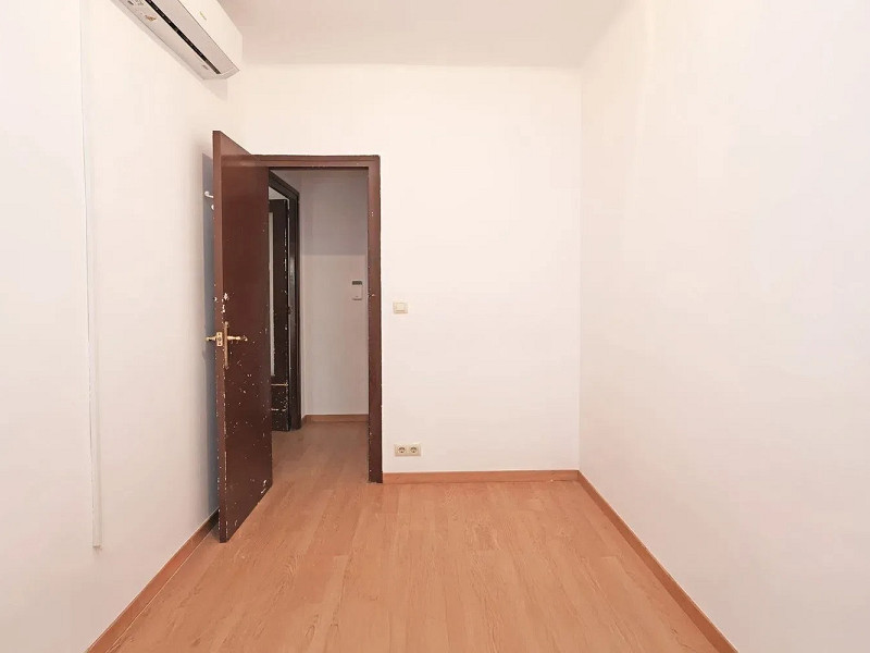 Светлая квартира с характером в сердце района Побле-Сек, Барселона. Фото:  14