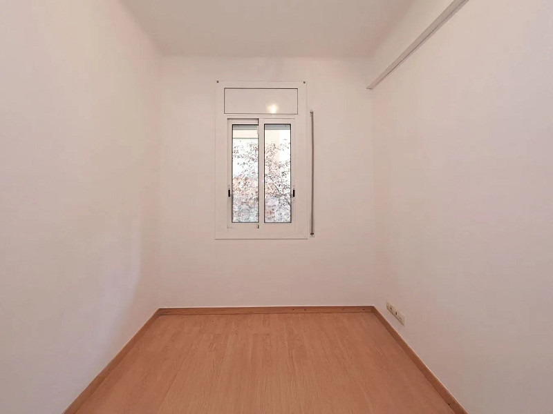 Светлая квартира с характером в сердце района Побле-Сек, Барселона. Фото:  16