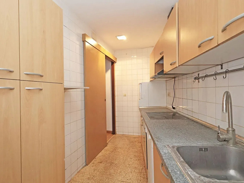 Светлая квартира с характером в сердце района Побле-Сек, Барселона. Фото:  20