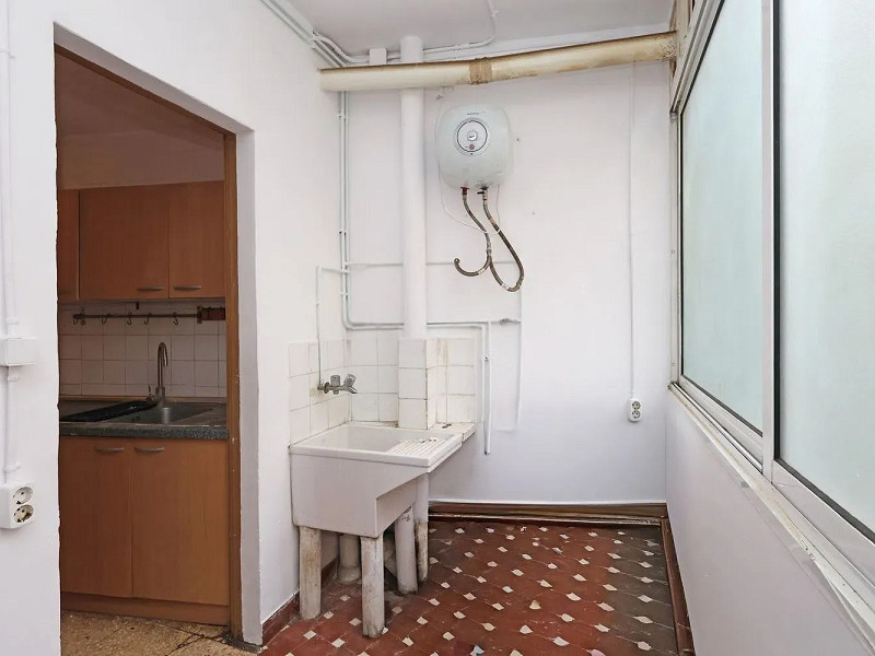 Светлая квартира с характером в сердце района Побле-Сек, Барселона. Фото:  23