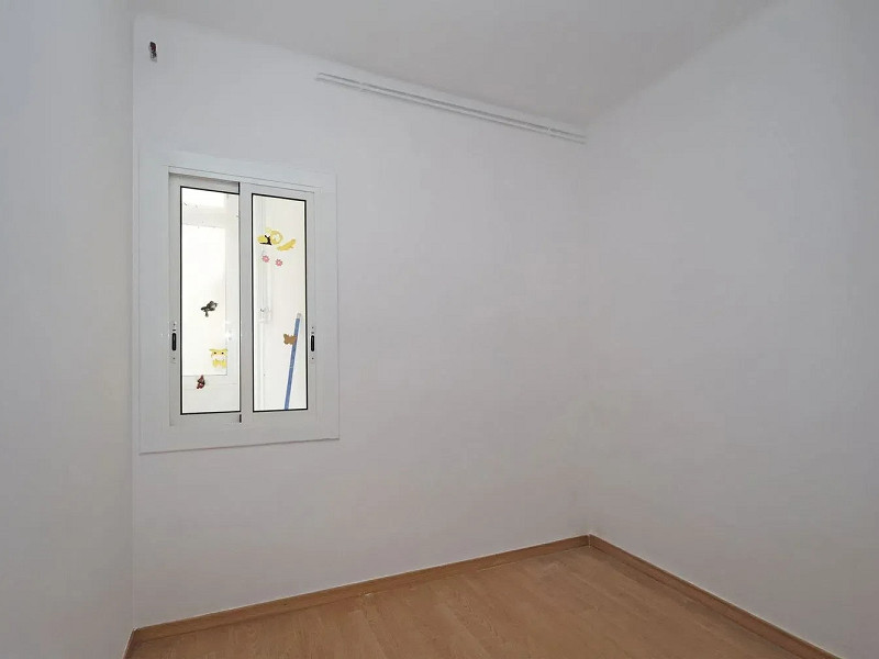 Светлая квартира с характером в сердце района Побле-Сек, Барселона. Фото:  26